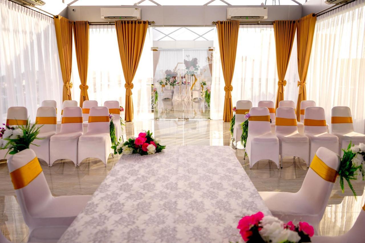 Maxonehotels @Balikpapan Exterior photo