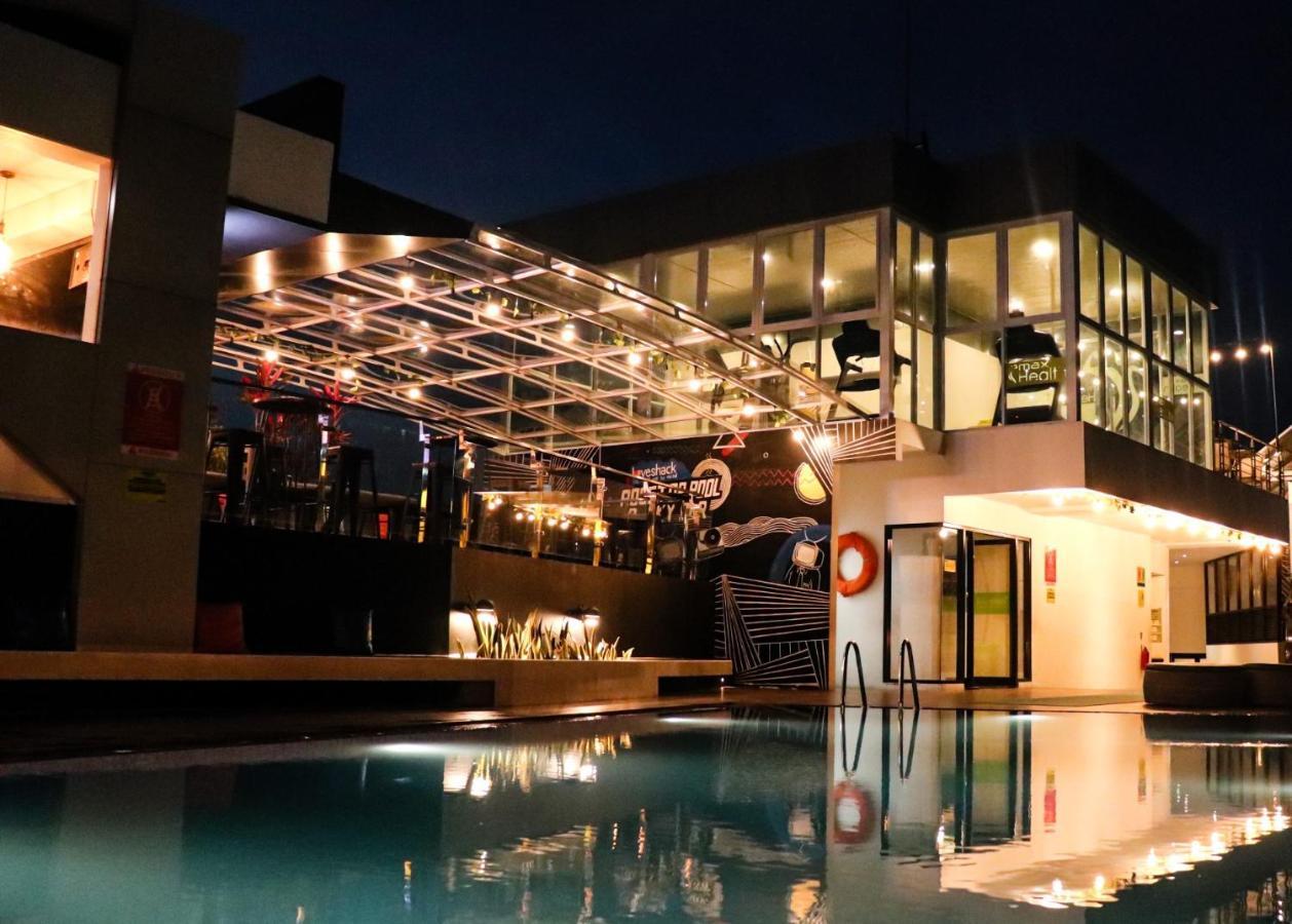 Maxonehotels @Balikpapan Exterior photo