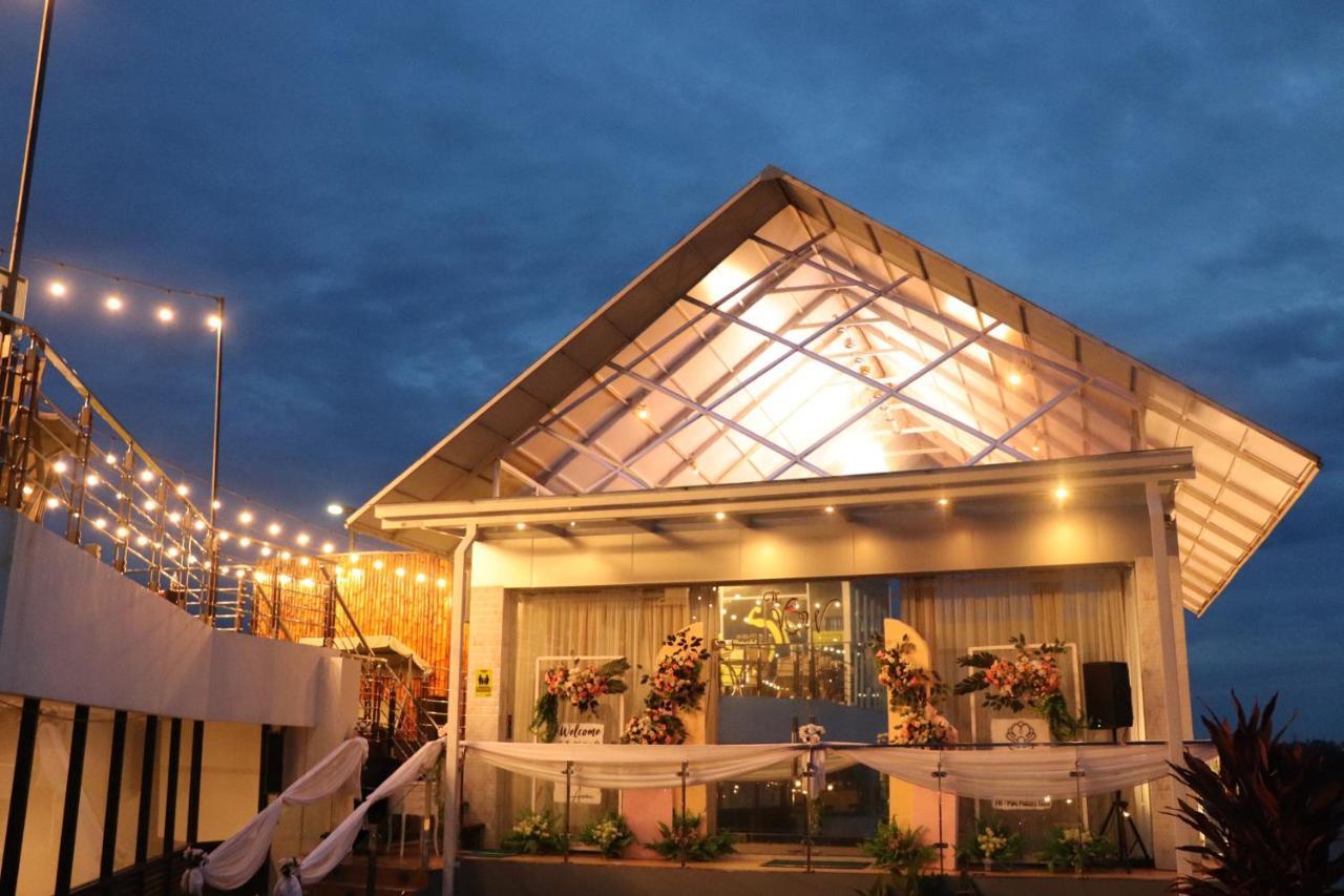 Maxonehotels @Balikpapan Exterior photo