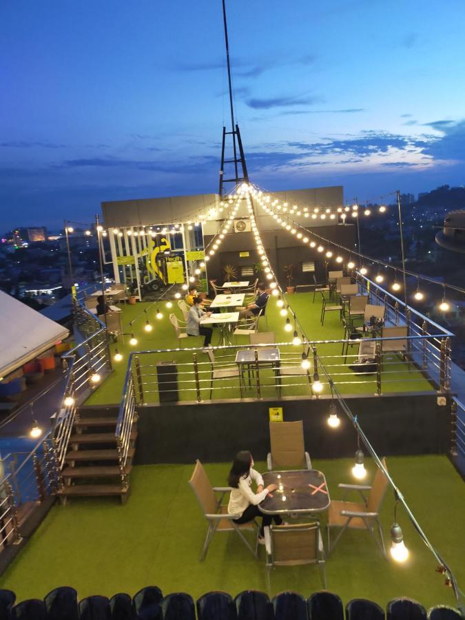 Maxonehotels @Balikpapan Exterior photo