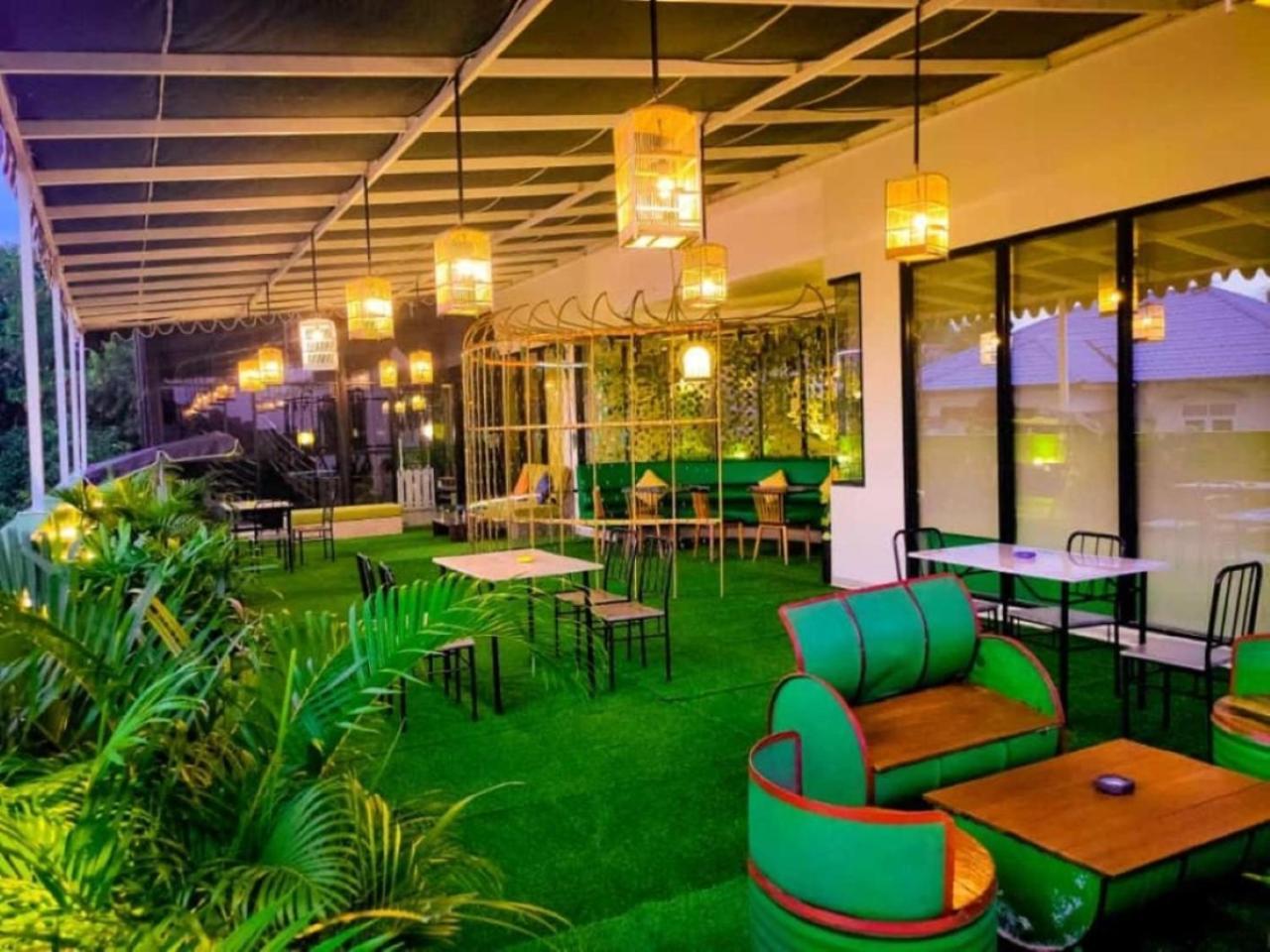 Maxonehotels @Balikpapan Exterior photo