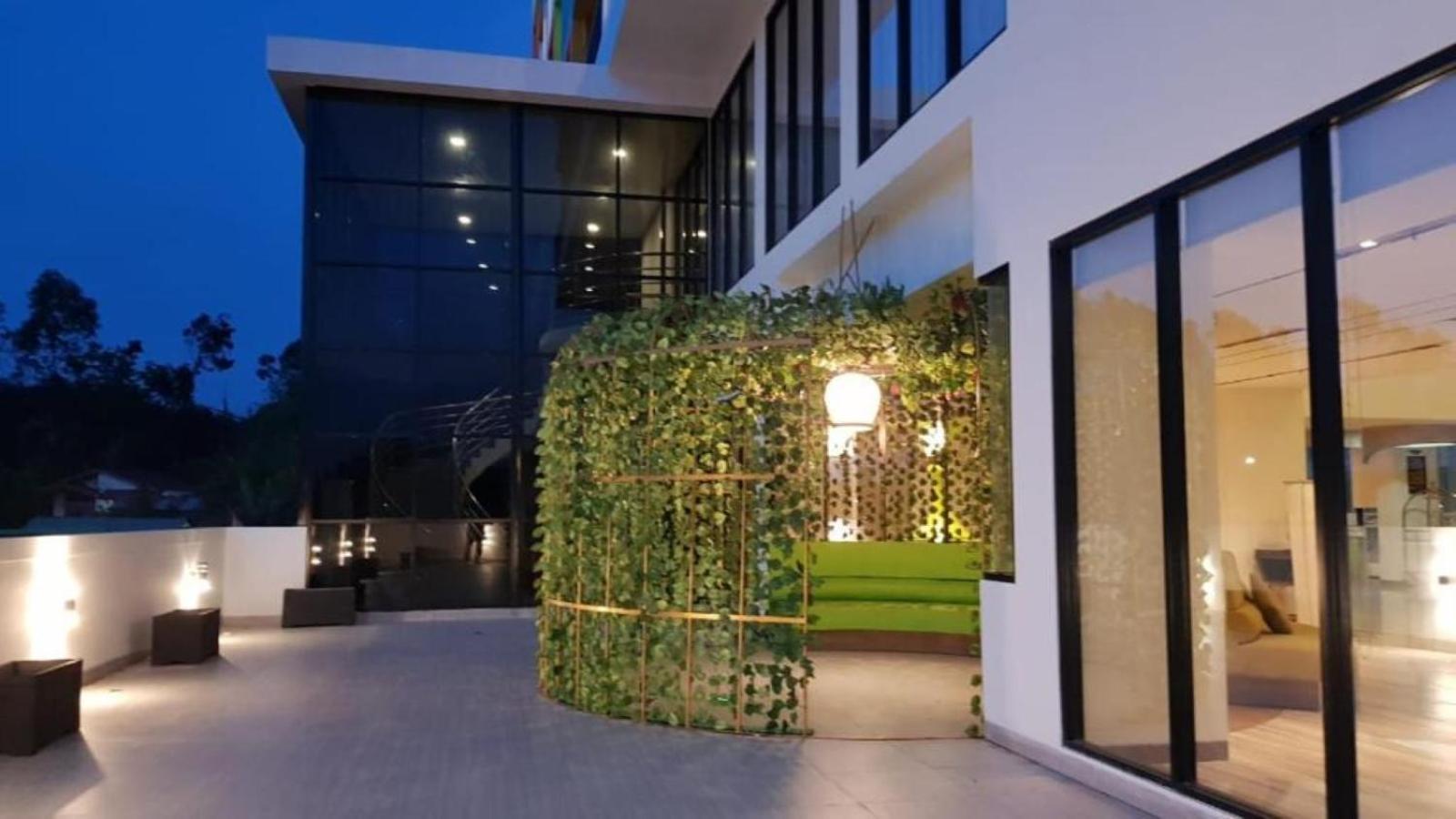Maxonehotels @Balikpapan Exterior photo